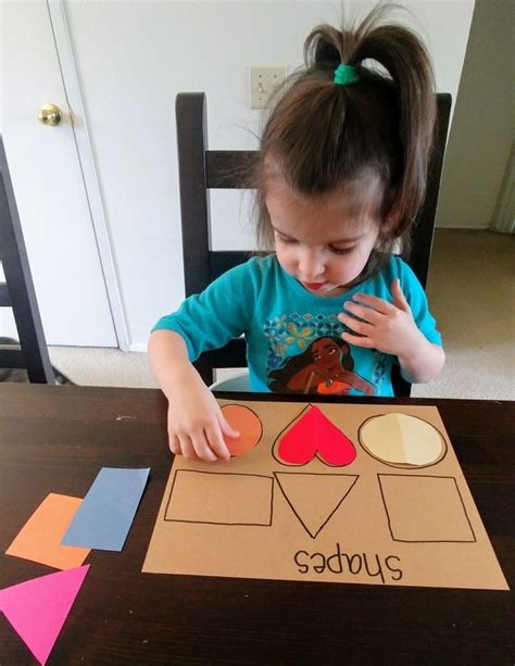 Create These Toddler Activities In Less Than 3 Minutes! Tickled Scarlett | Actividades para ...