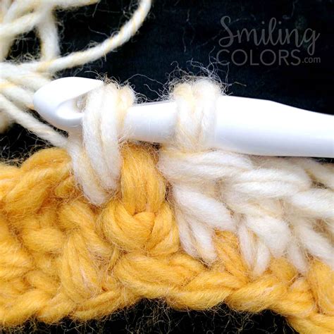 Double crochet infinity scarf that you can make with just 1 skein of yarn! - Smiling Colors