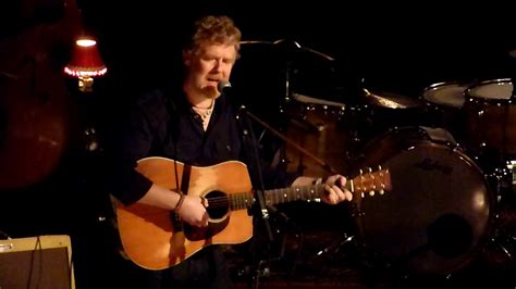 Glen Hansard - Falling Slowly @ TivoliVredenburg (6/9) - YouTube