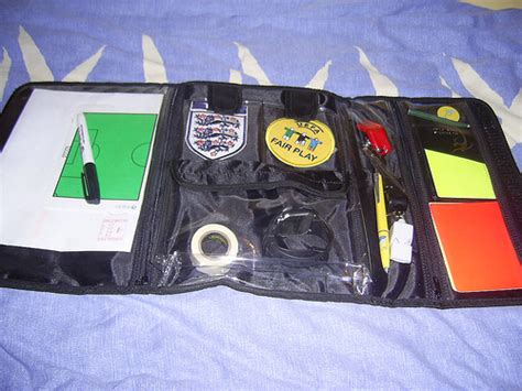 Referee-equipment - Just Football