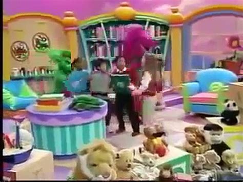 Barney Lets Play School