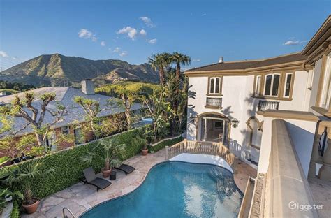 Hollywood Hills Mansion w/ View! | Rent this location on Giggster