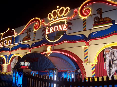 File:Circus Krone.jpg - Wikimedia Commons
