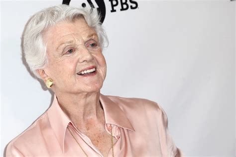 'Murder, She Wrote' Actress Angela Lansbury Dead at 96 - ReportWire