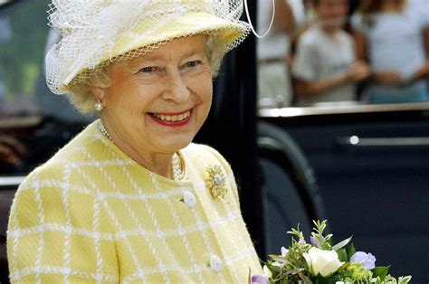 Queen Elizabeth II Pictures - Photos of Queen Elizabeth's Life Princess ...