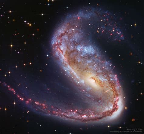 APOD: 2020 August 4 - NGC 2442: Galaxy in Volans