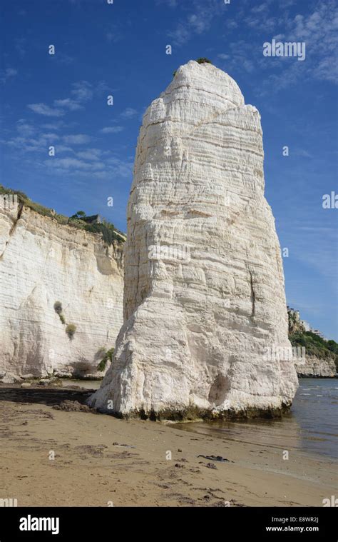 Pizzomunno beach, Vieste, Puglia, Italy Stock Photo - Alamy