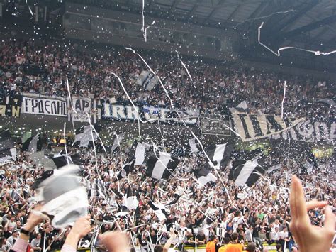 Partizan basketball fans | petar radulovic | Flickr