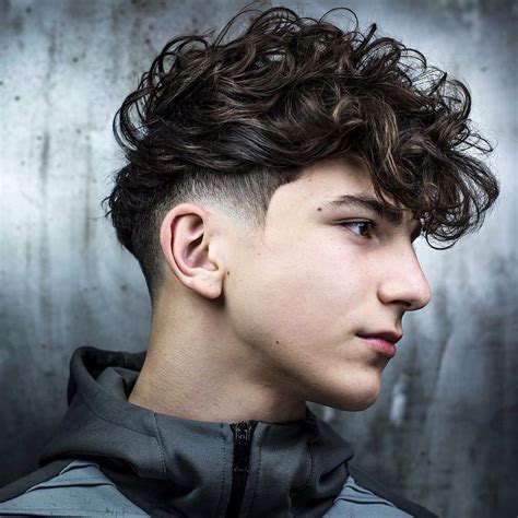 Mens Haircut 2018 Low Fade - Wavy Haircut