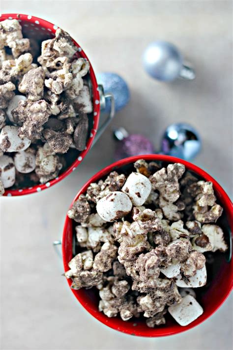 Hot Cocoa Popcorn Recipe (Best Treat For a Movie Night In) - A Little Desert Apartment