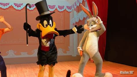 Talking Bugs Bunny & Daffy Duck - Warner Bros World Theme Park