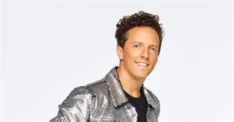 Jason Mraz Shares Story of How Visit to Disneyland Inspired His First Hit Song - Parade