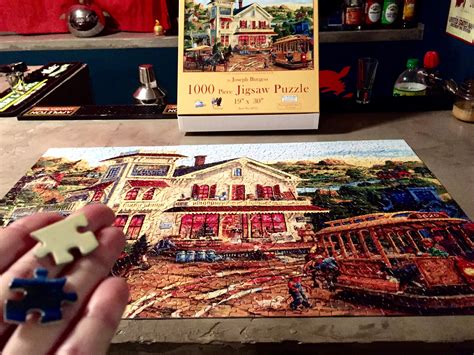 This 1000 piece puzzle had 2 extra pieces : r/mildlyinteresting