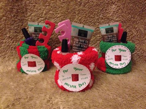 Small Inexpensive Christmas Gifts For Coworkers - 2021 Christmas Ornaments