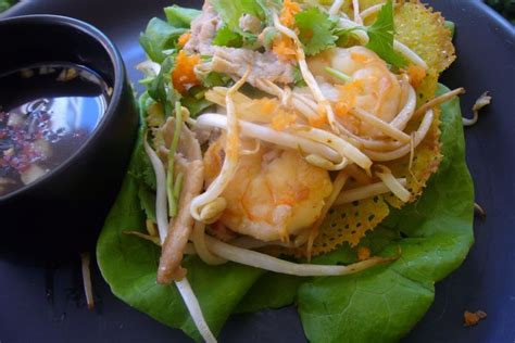 Bánh Xèo - Vietnamese Crepes with Nuoc Cham Dipping Sauce Recipe • Wiki Recipes