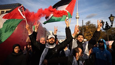 Germany Restricts Pro-Palestinian Protests Amid Israel-Hamas War - The New York Times