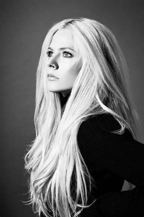 Avril Lavigne Latest Photos - CelebMafia