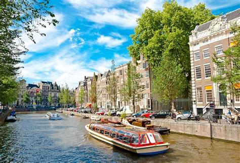 Amsterdam Canal Cruise - 1 hr with Audioguide 2021