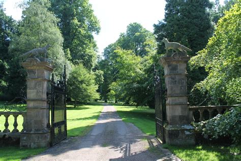 Entrance to Girsby Manor © J.Hannan-Briggs cc-by-sa/2.0 :: Geograph Britain and Ireland