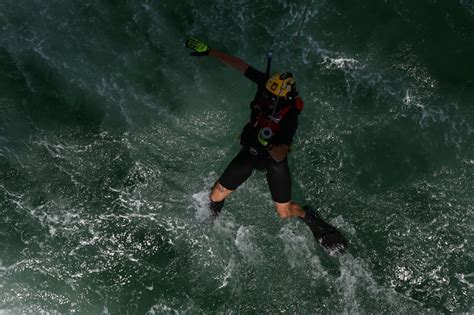 DVIDS - Images - Coast Guard conducts rescue swimmer training off west ...