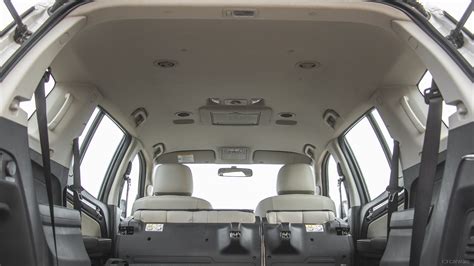 Isuzu MU-X Photo, Isuzu MUX Interior Image - CarWale