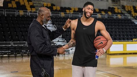 Undercover Karl Malone pranks Anthony Davis | KUTV