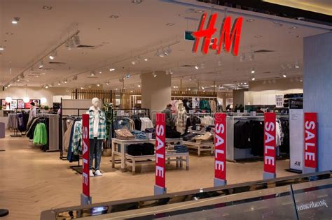 HM Clothing Store. Minsk, Belarus - February, 2022 Editorial Photo - Image of front, entry ...