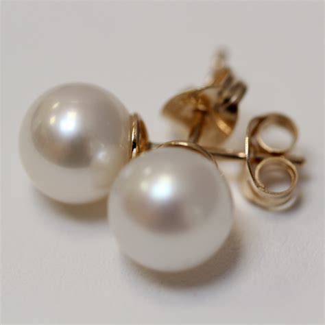 Beautiful pearl stud earrings from 3mm to 12mm in 9ct gold