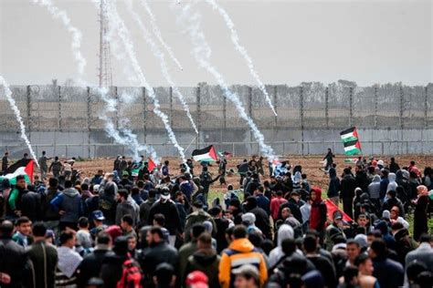 Protest at Gaza Fence Is Mostly Peaceful as Both Sides Urge Restraint ...