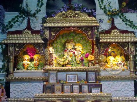 Rajesh Reviews: NEW ISKCON TEMPLE AT NOIDA