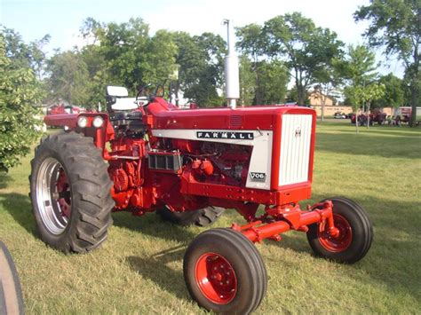 Farmall 706 Diesel | International tractors, Farmall, Tractors