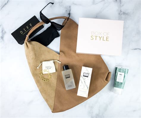 The 12 Best Women's Clothing Subscription Boxes in 2020 - hello ...