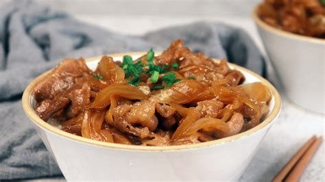 Gyudon (Japanese Beef Bowl) - Kitchen (Mis)Adventures