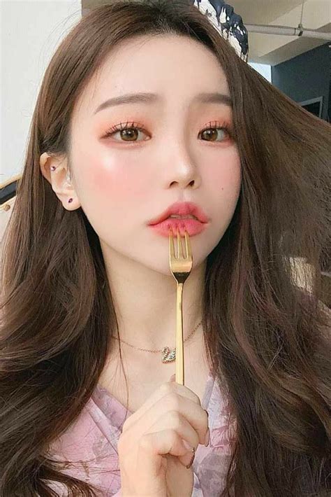 Pin on ☇ Uʟʟᴢᴀɴɢ | Peach makeup look, Peach makeup, Ulzzang makeup