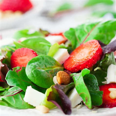 Strawberry Rocket Leaves Salad Recipe: How to Make Strawberry Rocket ...