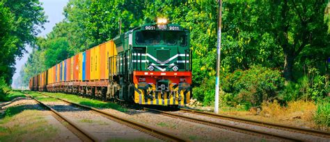 Pakistan Railways: History, Facts & More! | Zameen Blog