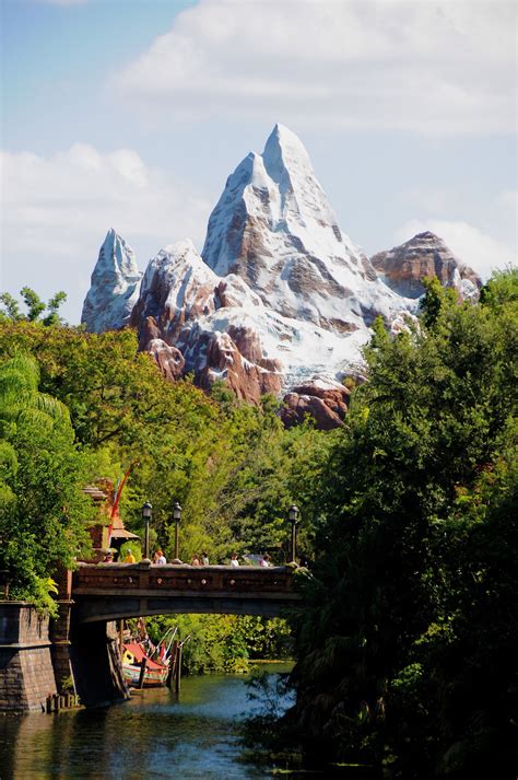 Animal Kingdom, Walt Disney World, Lake Buena Vista, Florida | Animal kingdom orlando, Animal ...