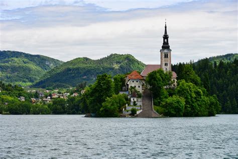 Goboogo : Lake Bled's briliant island church