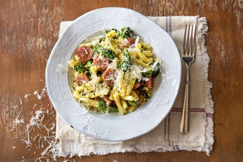 Italian Sausage and Baby Broccoli Pasta Recipe | HelloFresh | Hello fresh recipes, Broccoli ...