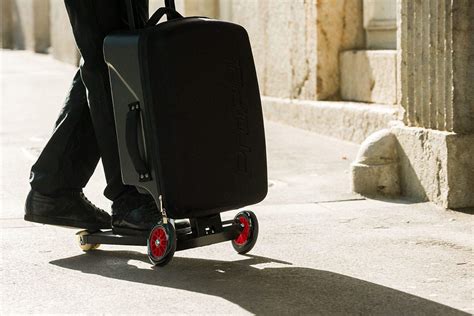 Scooter Suitcase from the Kickstarter-backed Company Olaf