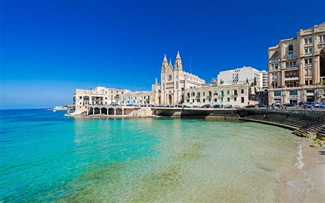 Balluta Bay / Malta // World Beach Guide