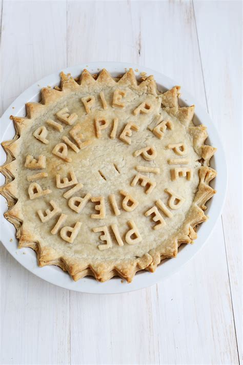 14 of the Most Creative Pie Crust Ideas - Style Motivation