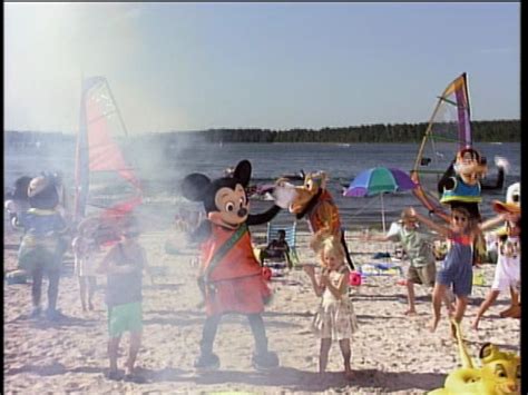 The SATURDAY SIX Looks at DISNEY SING ALONG SONGS – Beach Party at Walt ...