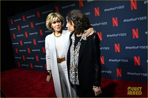 Jane Fonda & Lily Tomlin Buddy Up to Promote 'Grace & Frankie': Photo ...