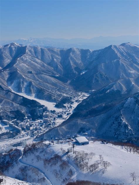 Enjoy Skiing at Naeba, One of Japan's Top Ski Resorts - VOYAPON