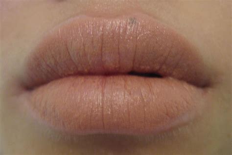 Kalifornia Love: Nudey Tuesday: MAC Honeylove Lipstick (Review & Swatches)
