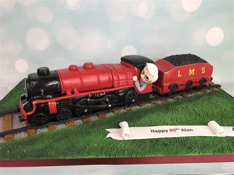 Train Cake & 3D Figure - Mel's Amazing Cakes