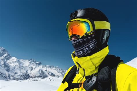 High-Performance Face Masks for Fog-Free Skiing and Snowboarding - Men's Journal