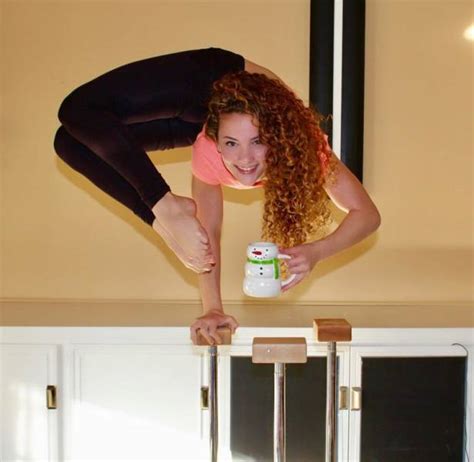 These Amazing Photos Show Why This Teen Is Being Called the ‘Most Flexible Person In the World ...