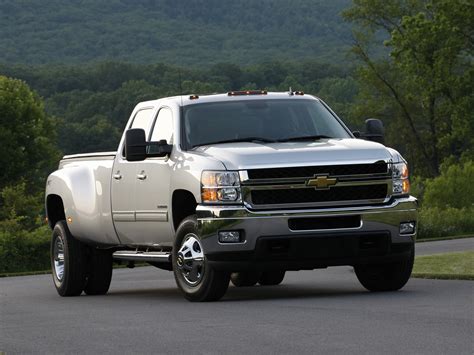 CHEVROLET Silverado 3500HD Crew Cab specs & photos - 2008, 2009, 2010 ...